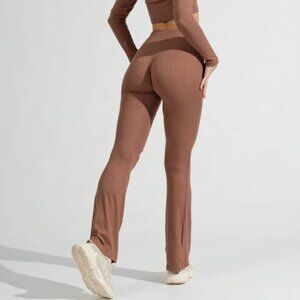 BuffBunny - Medium Regular - Ribbed Booty Pant - Cocoa